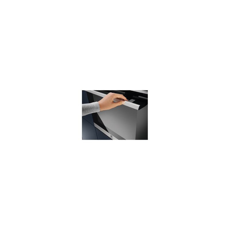 Four Electrolux EOE8P39X