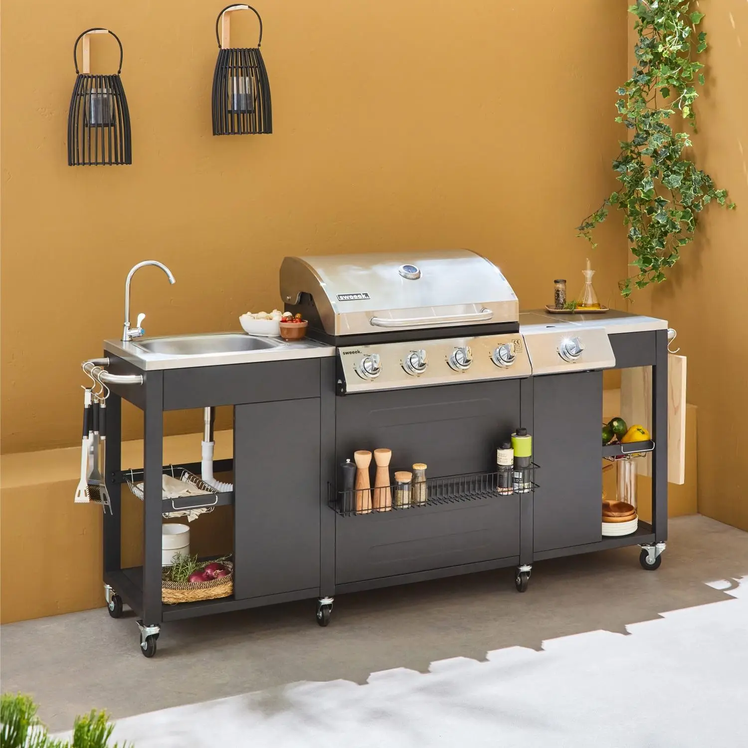 Barbecue gaz 4 brûleurs + 1 feu latéral, cuisine d'extérieure avec évier, ustensiles et thermomètre
