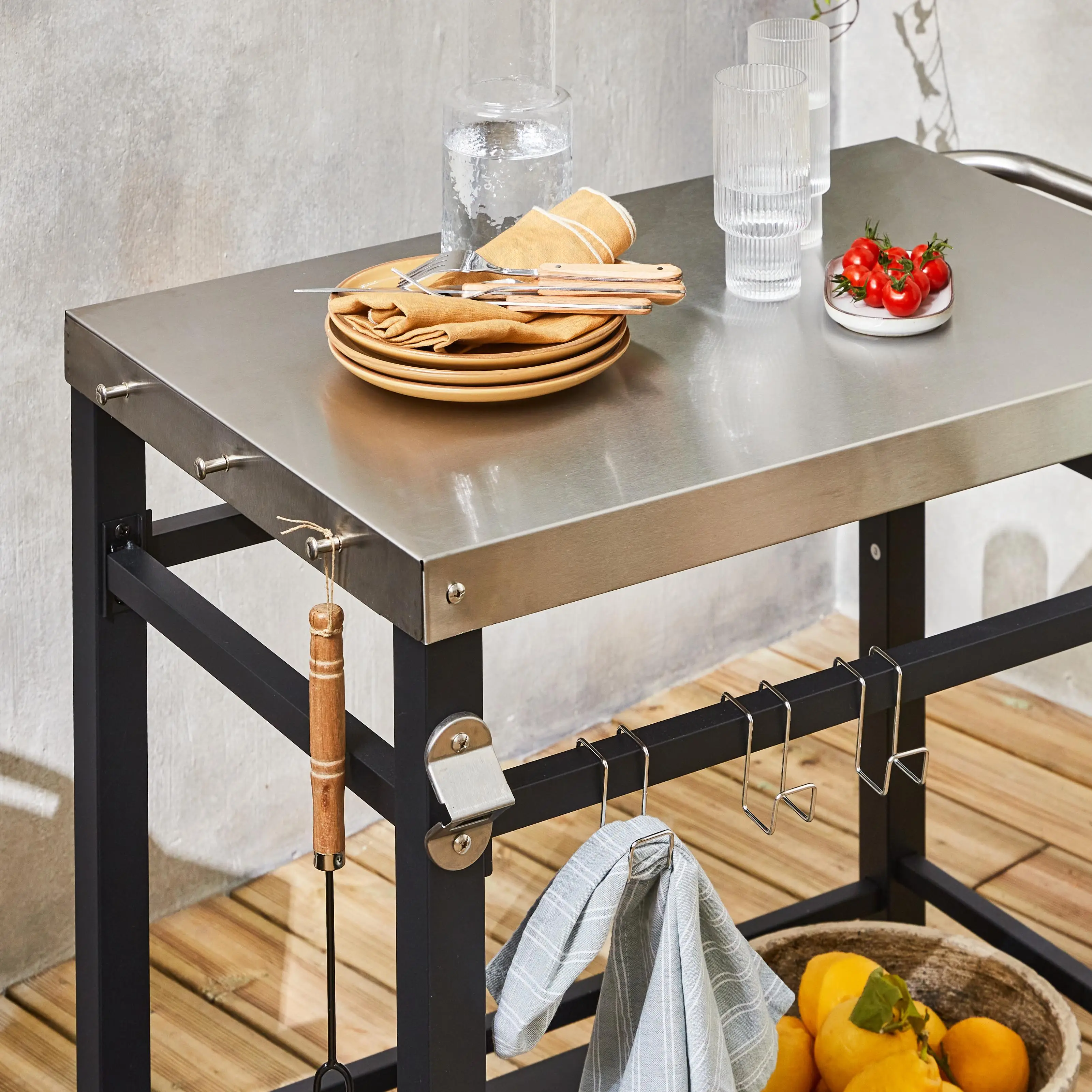 Desserte de barbecue acier 88cm avec roues et poignée